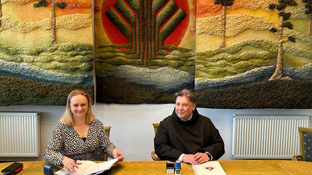 Podpisanie umowy na przeprowadzenie termomodernizacji budynków konwentu w Prudniku
