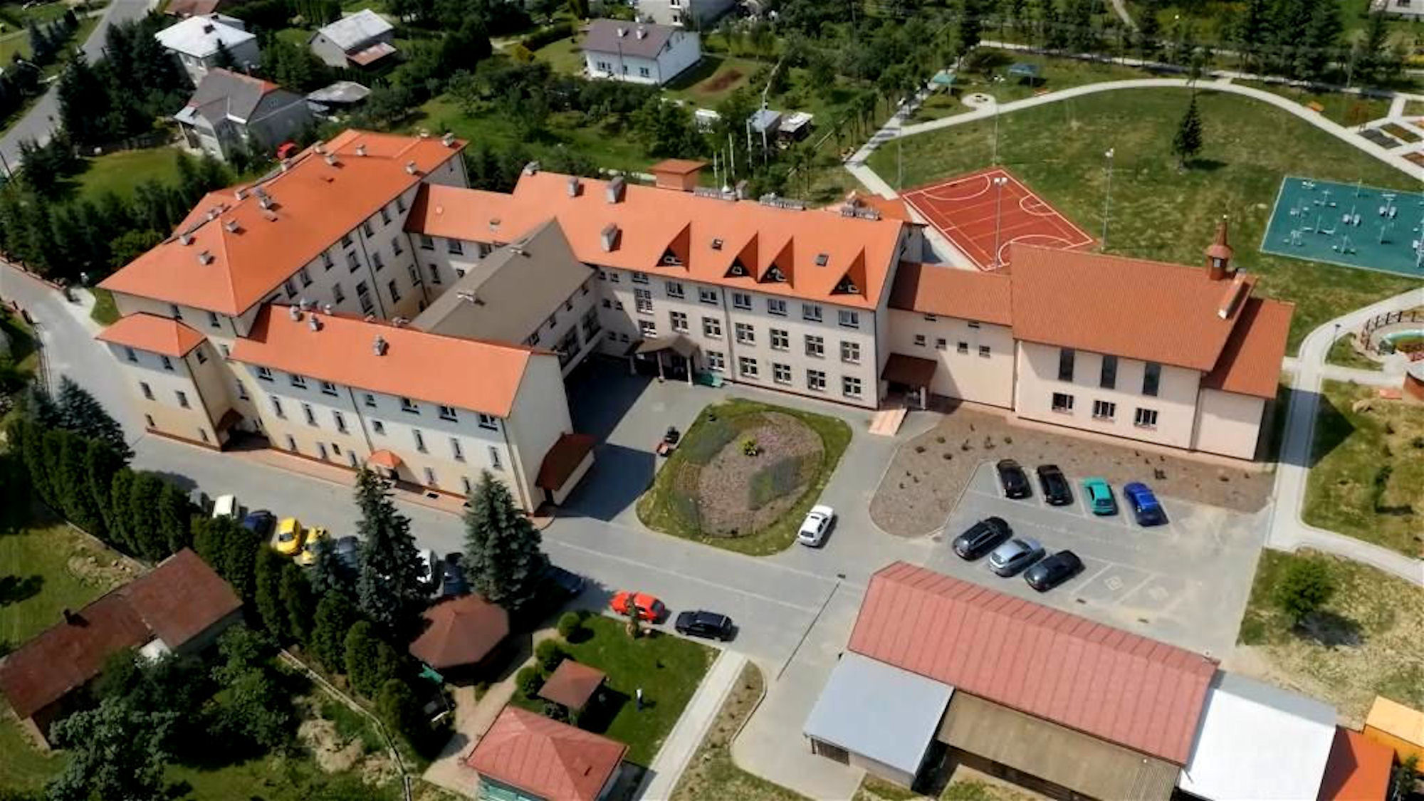 Owocna współpraca Fundacji Leroy Merlin i Fundacji Bonifraterskiej. Grant dla DPS w Iwoniczu przyznany!